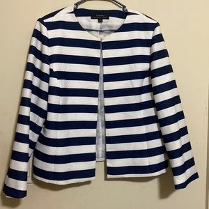 COPY - Tahari size 18 Arthur S. Levine blazer in the color white and navy blue.